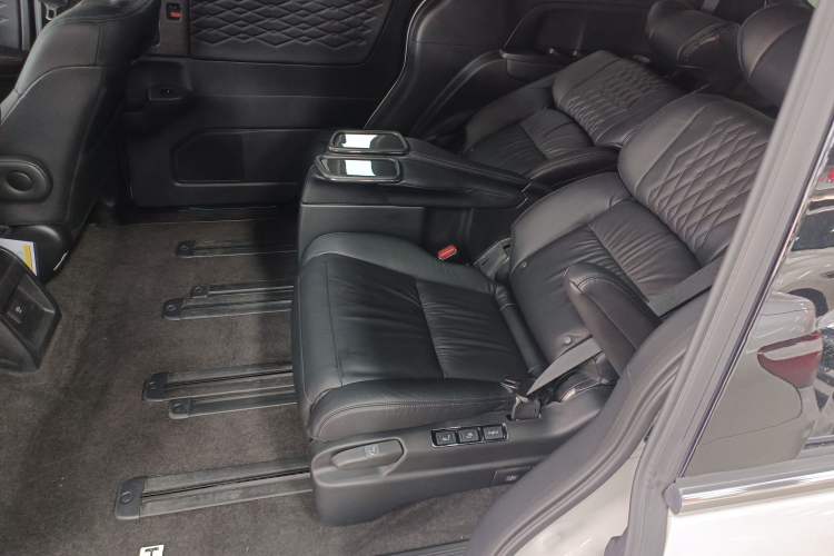 Used Honda Elysion 2022 2.0L eHEV Luxury First Edition Left Rear Seat