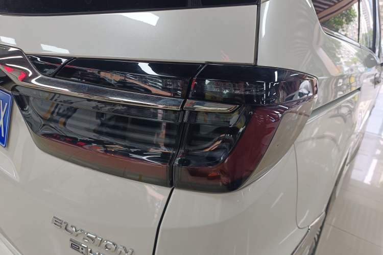 Used Honda Elysion 2022 2.0L eHEV Luxury First Edition Right Rear Taillight
