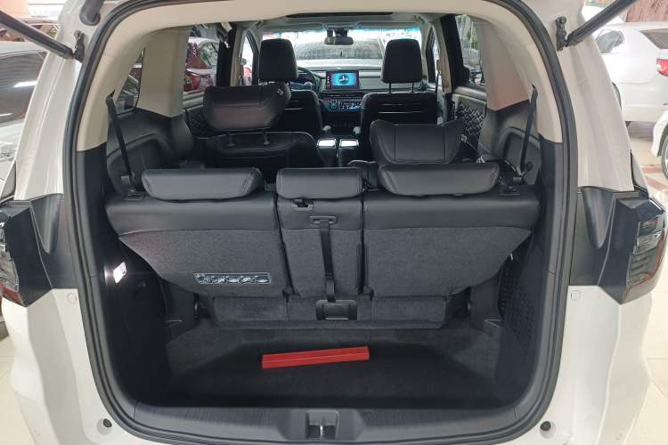 Used Honda Elysion 2022 2.0L eHEV Luxury First Edition Trunk
