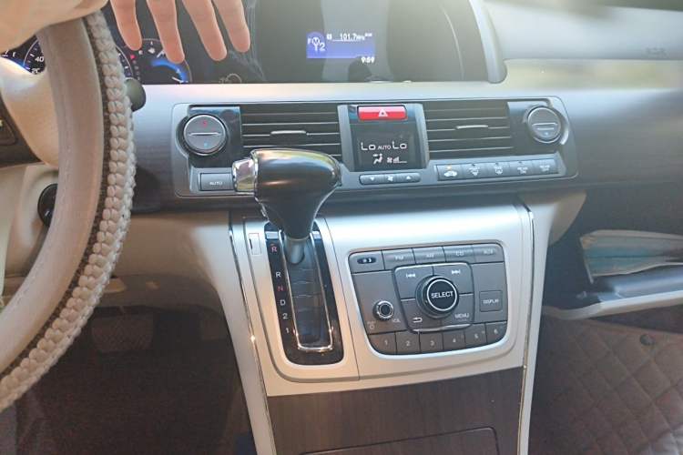 Used Honda Elysion 2012 2.4L VTi Luxury Edition Audio And AC Panel