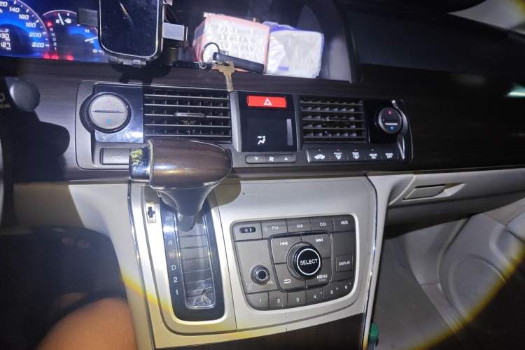 Used Honda Elysion 2012 2.4L VTi Luxury Edition Audio And AC Panel