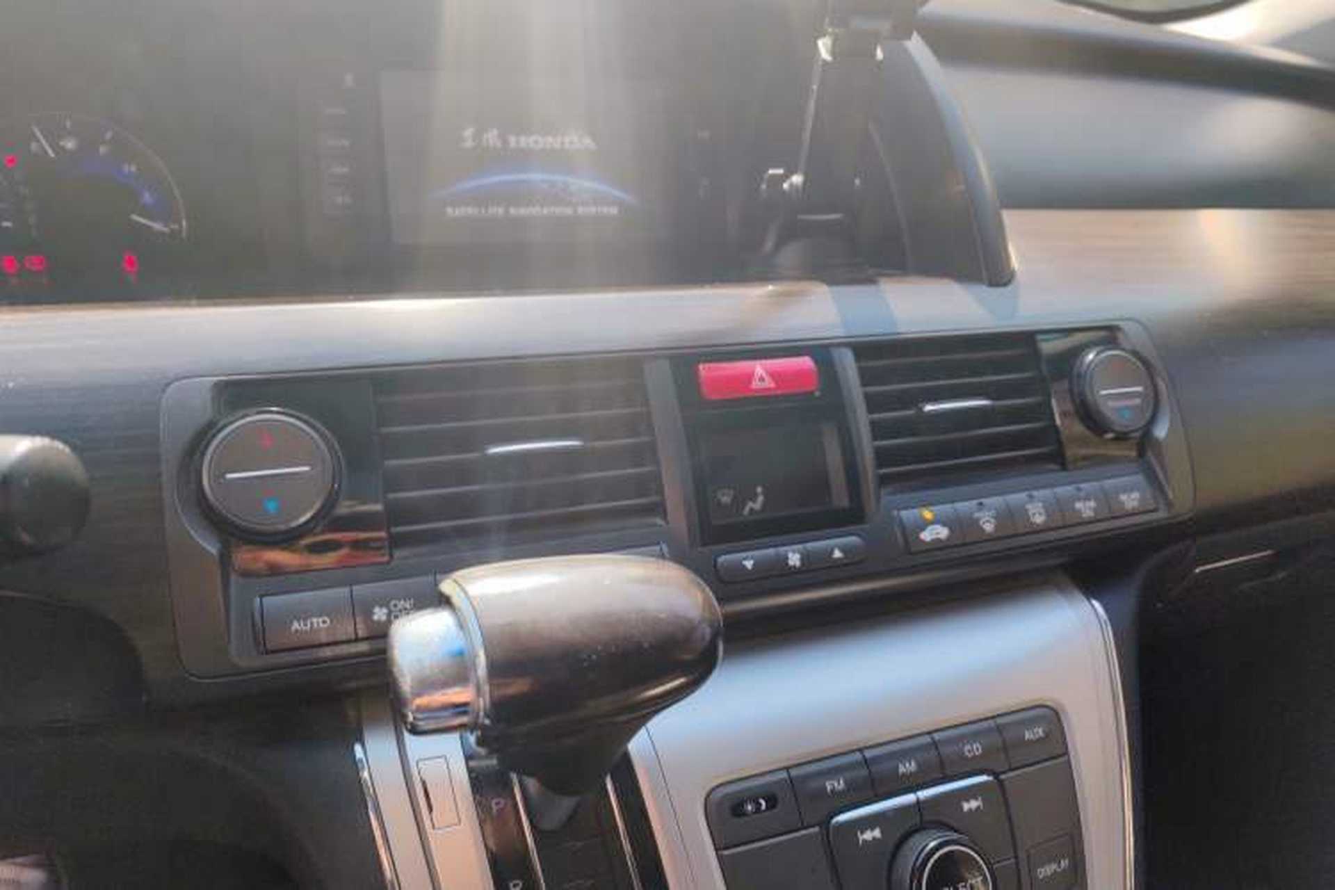 Used Honda Elysion 2012 2.4L VTi Luxury Edition Audio And AC Panel