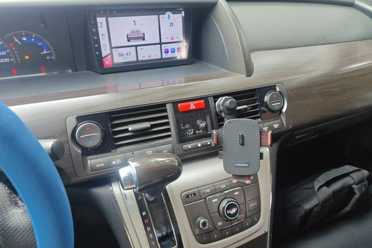 Used Honda Elysion 2012 2.4L VTi Luxury Edition Audio And AC Panel