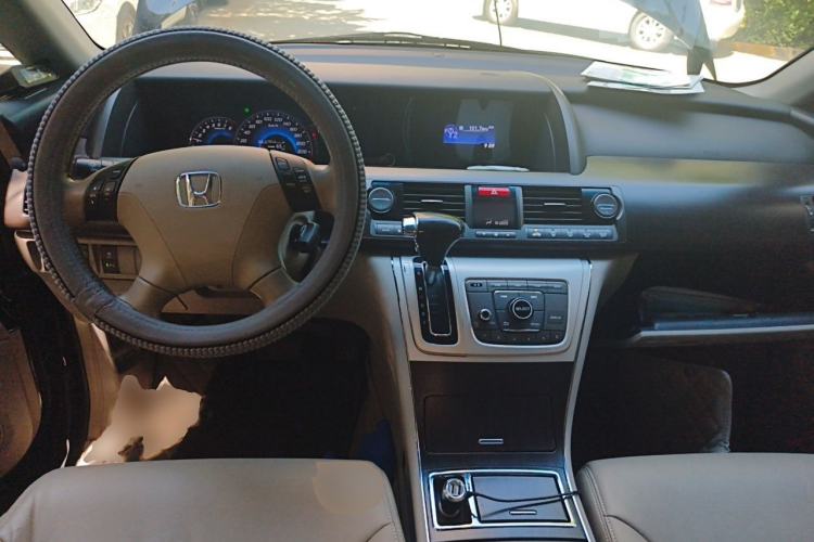 Used Honda Elysion 2012 2.4L VTi Luxury Edition Center Console