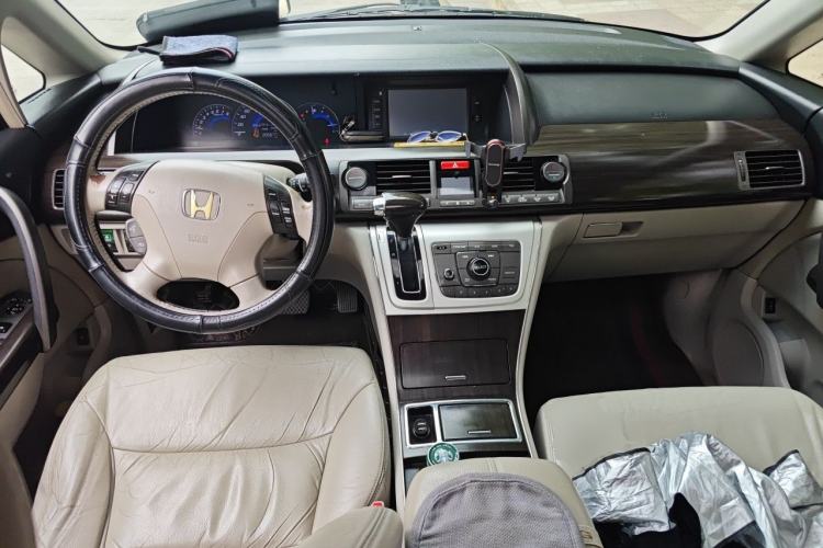 Used Honda Elysion 2012 2.4L VTi-S Prestige Edition Center Console