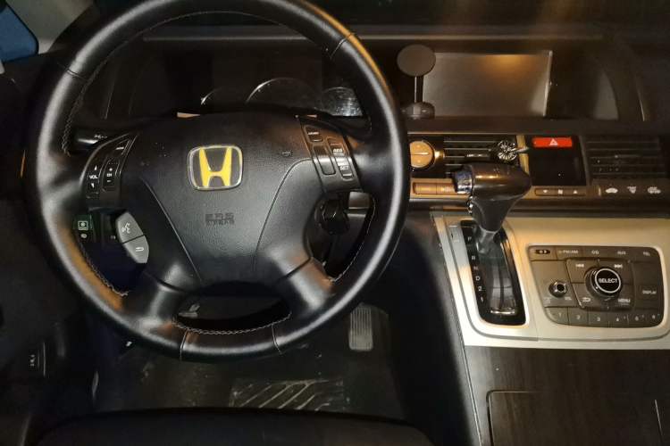 Used Honda Elysion 2012 2.4L VTi-S Prestige Edition Center Console
