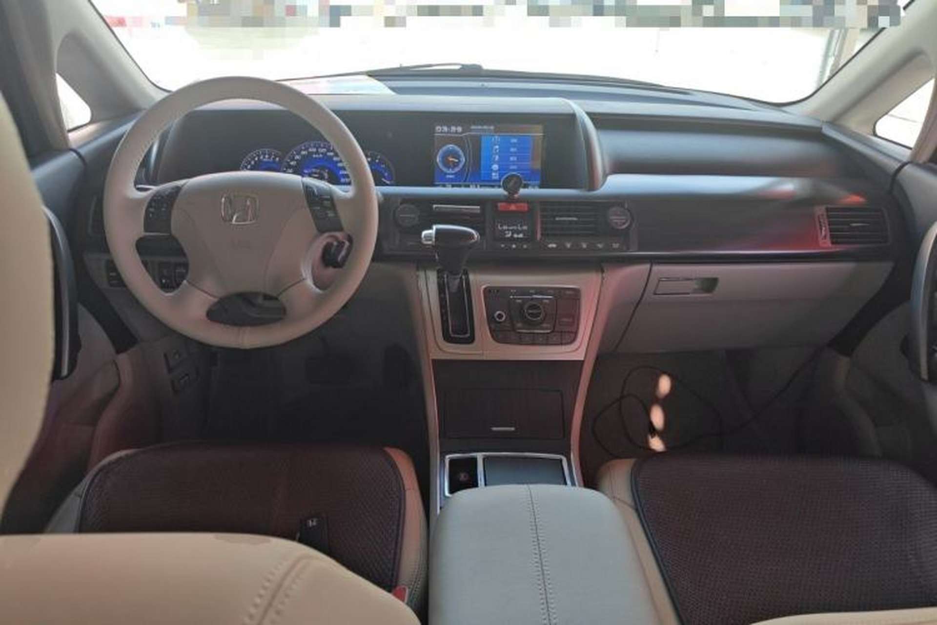 Used Honda Elysion 2012 2.4L VTi Luxury Edition Center Console