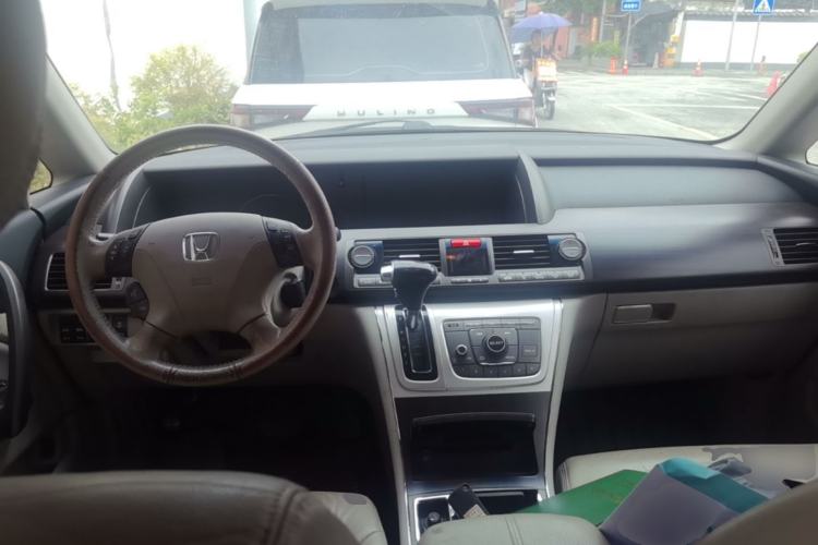 Used Honda Elysion 2012 2.4L VTi-S Prestige Edition Center Console