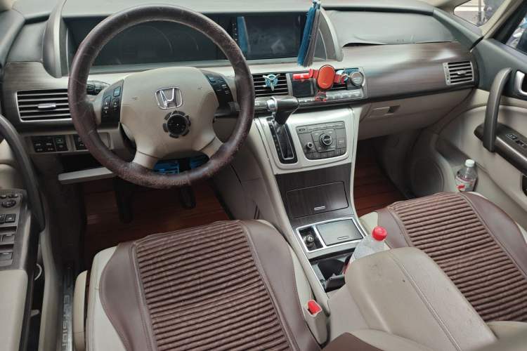 Used Honda Elysion 2012 2.4L VTi Luxury Edition Center Console
