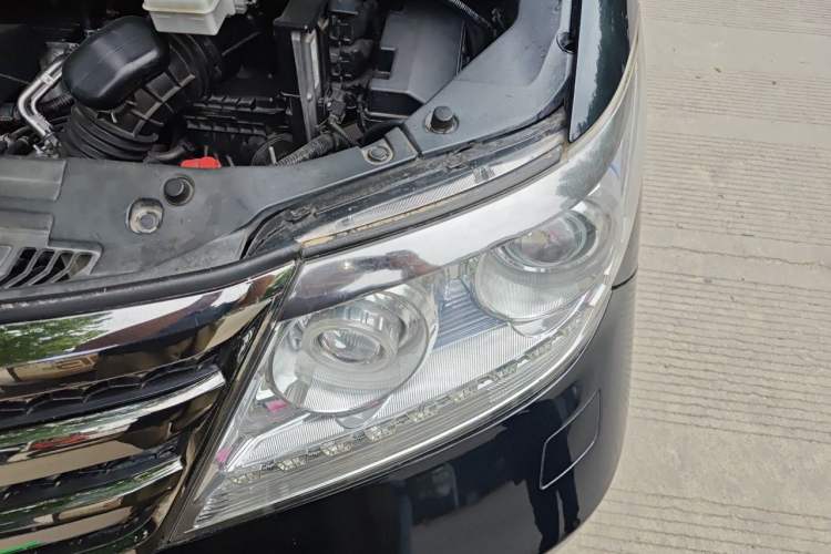 Used Honda Elysion 2012 2.4L VTi-S Prestige Edition Engine Bay Left