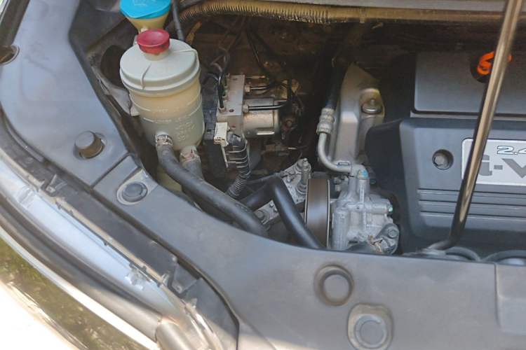 Used Honda Elysion 2012 2.4L VTi Luxury Edition Engine Bay Right