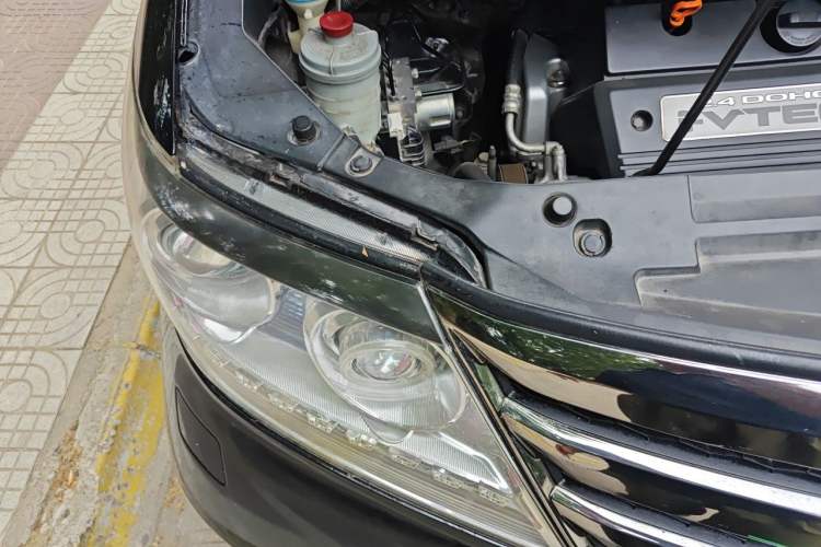 Used Honda Elysion 2012 2.4L VTi-S Prestige Edition Engine Bay Right