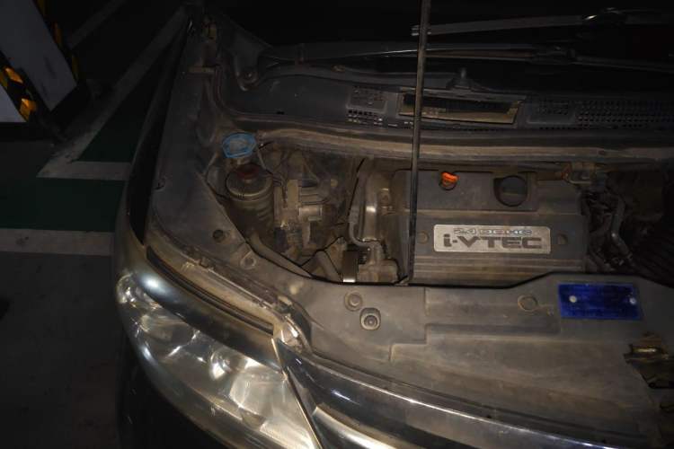Used Honda Elysion 2012 2.4L VTi Luxury Edition Engine Bay Right