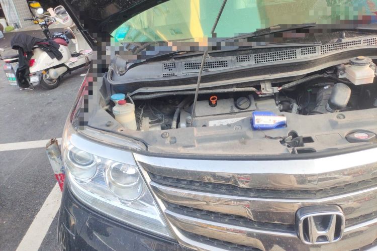 Used Honda Elysion 2012 2.4L VTi-S Prestige Edition Engine Bay Right