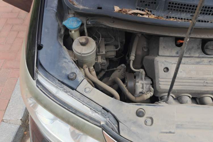 Used Honda Elysion 2012 2.4L VTi-S Prestige Edition Engine Bay Right