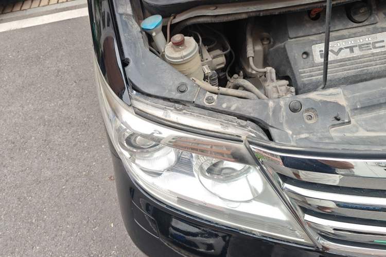 Used Honda Elysion 2012 2.4L VTi Luxury Edition Engine Bay Right