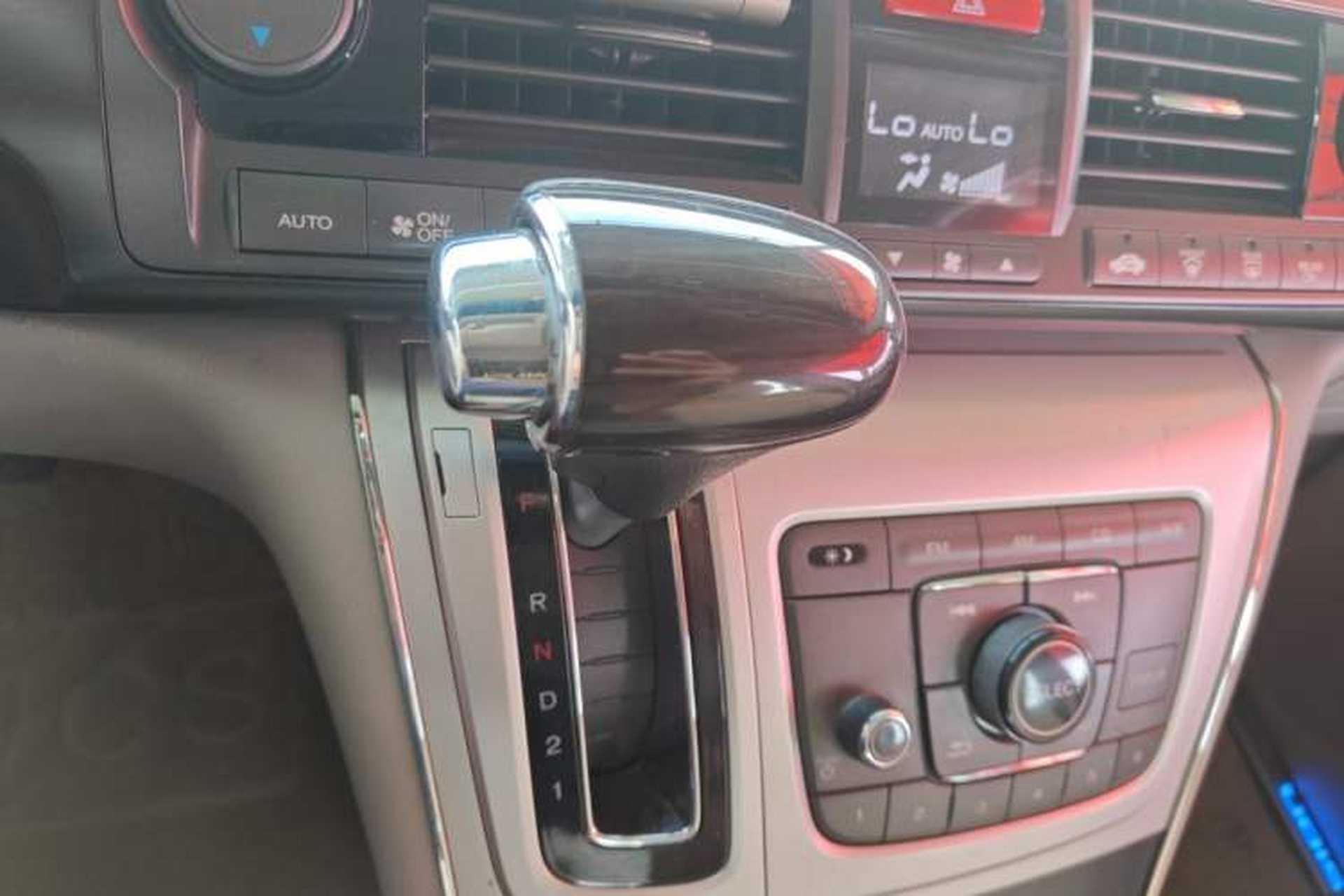 Used Honda Elysion 2012 2.4L VTi Luxury Edition Gear Lever