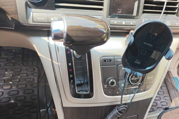 Used Honda Elysion 2012 2.4L VTi-S Prestige Edition Gear Lever