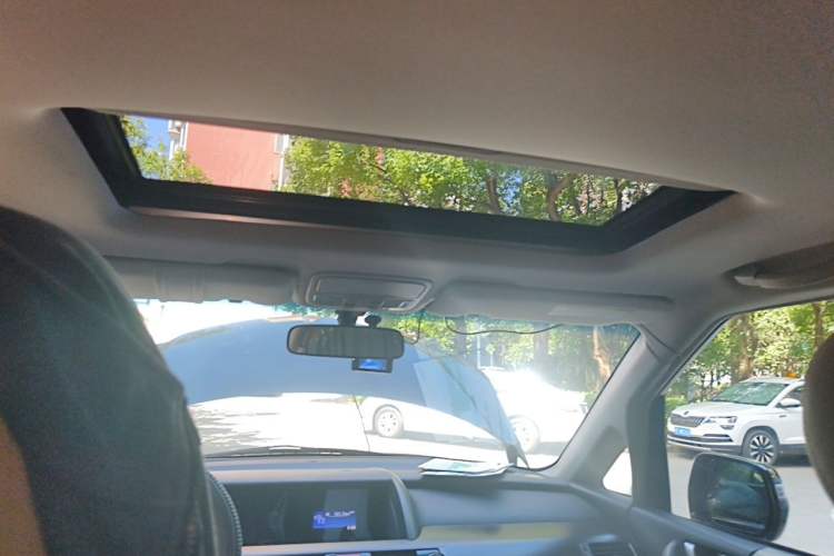 Used Honda Elysion 2012 2.4L VTi Luxury Edition Headliner