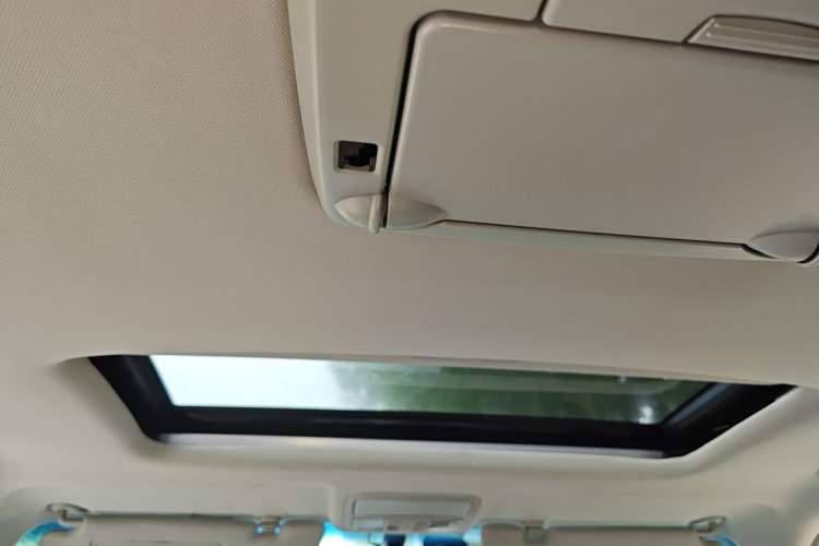 Used Honda Elysion 2012 2.4L VTi-S Prestige Edition Headliner