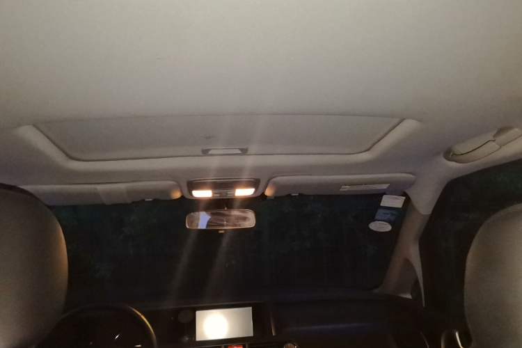 Used Honda Elysion 2012 2.4L VTi-S Prestige Edition Headliner