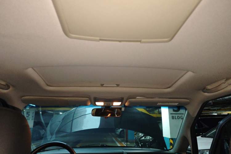 Used Honda Elysion 2012 2.4L VTi-S Prestige Edition Headliner