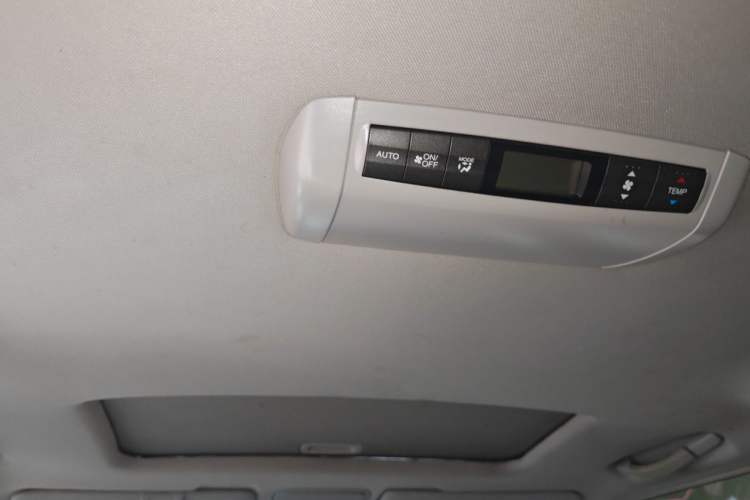 Used Honda Elysion 2012 2.4L VTi-S Prestige Edition Headliner
