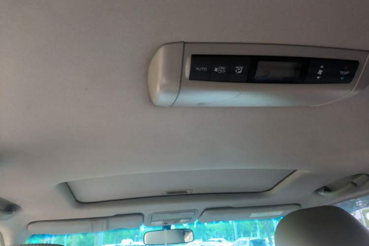Used Honda Elysion 2012 2.4L VTi-S Prestige Edition Headliner