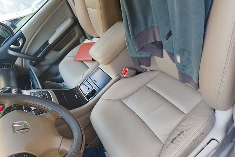 Used Honda Elysion 2012 2.4L VTi Luxury Edition Left Front Seat