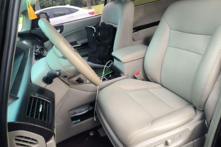Used Honda Elysion 2012 2.4L VTi-S Prestige Edition Left Front Seat