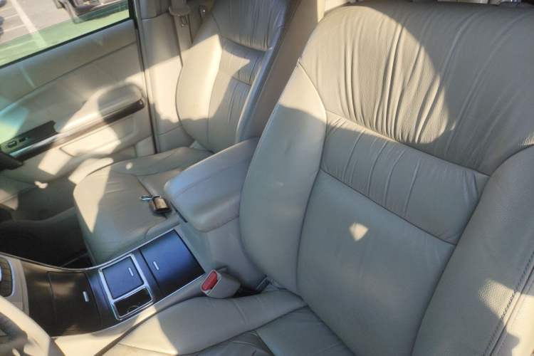 Used Honda Elysion 2012 2.4L VTi-S Prestige Edition Left Front Seat