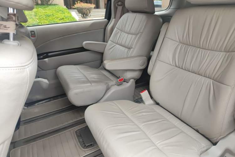 Used Honda Elysion 2012 2.4L VTi-S Prestige Edition Left Rear Seat