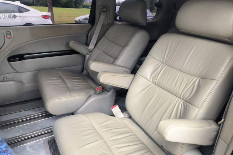 Used Honda Elysion 2012 2.4L VTi-S Prestige Edition Left Rear Seat