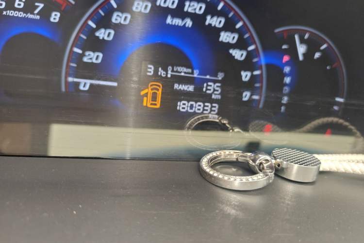 Used Honda Elysion 2012 2.4L VTi Luxury Edition Odometer Close Up