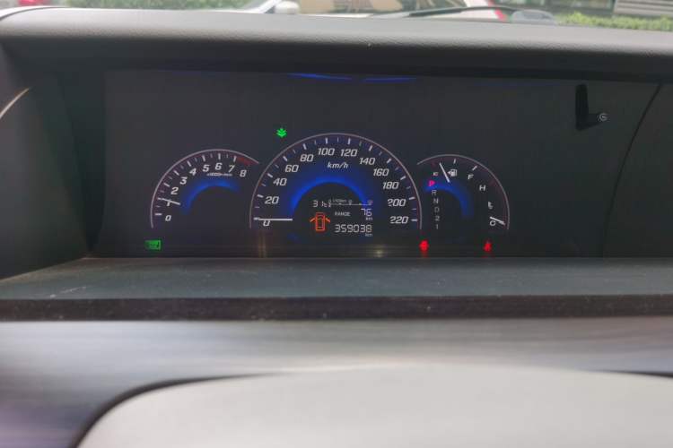 Used Honda Elysion 2012 2.4L VTi Luxury Edition Odometer Close Up