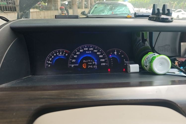 Used Honda Elysion 2012 2.4L VTi-S Prestige Edition Odometer Close Up