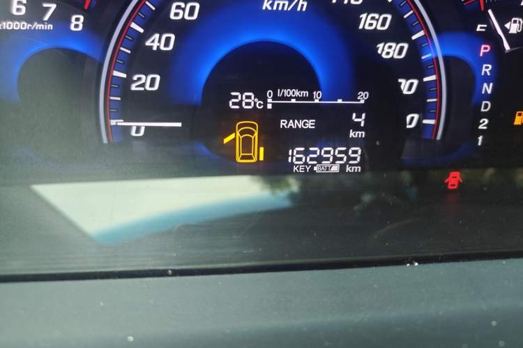 Used Honda Elysion 2012 2.4L VTi Luxury Edition Odometer Close Up