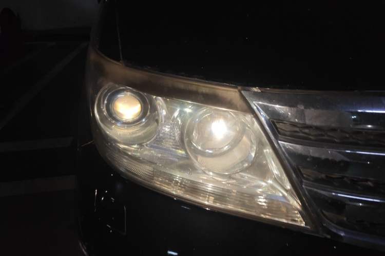 Used Honda Elysion 2012 2.4L VTi Luxury Edition Right Front Headlight