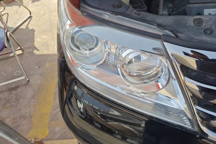 Used Honda Elysion 2012 2.4L VTi Luxury Edition Right Front Headlight