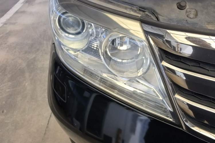 Used Honda Elysion 2012 2.4L VTi-S Prestige Edition Right Front Headlight