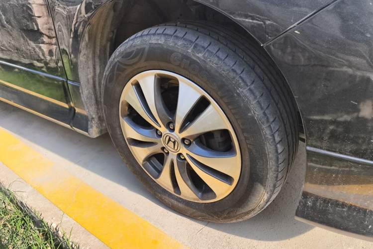 Used Honda Elysion 2012 2.4L VTi-S Prestige Edition Right Front Wheel Hub
