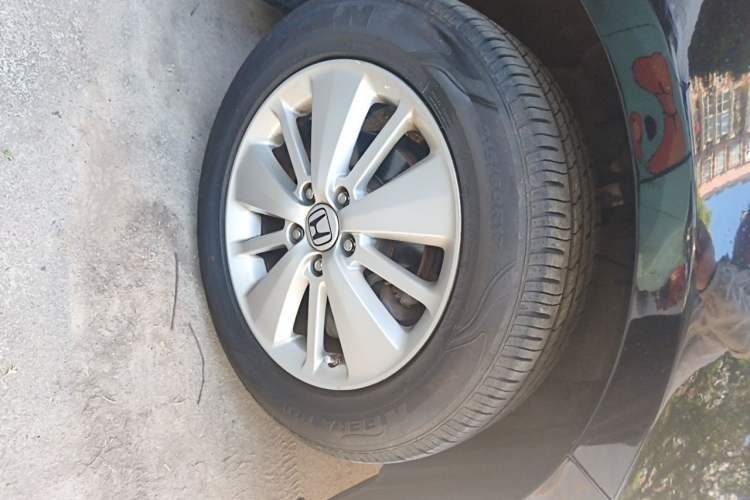 Used Honda Elysion 2012 2.4L VTi Luxury Edition Right Front Wheel Hub