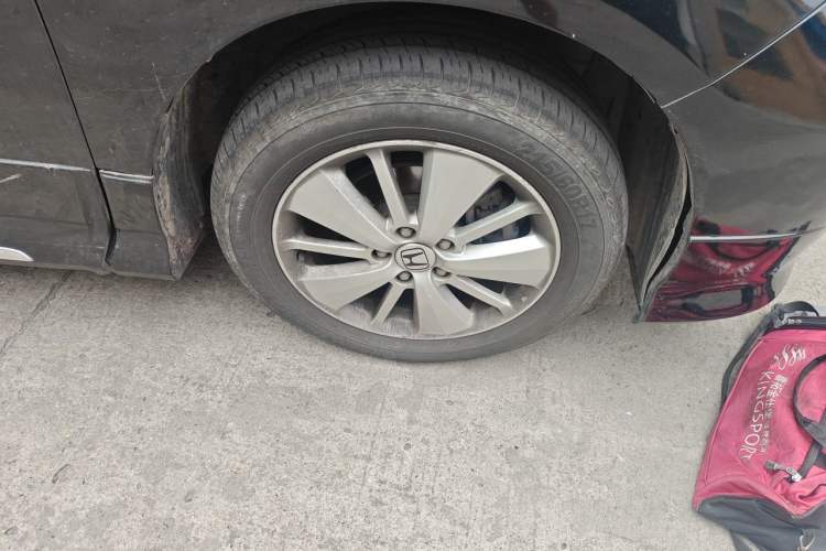 Used Honda Elysion 2012 2.4L VTi Luxury Edition Right Front Wheel Hub