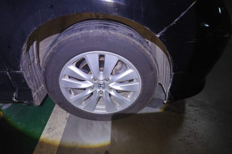 Used Honda Elysion 2012 2.4L VTi Luxury Edition Right Front Wheel Hub