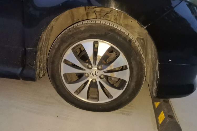 Used Honda Elysion 2012 2.4L VTi-S Prestige Edition Right Front Wheel Hub