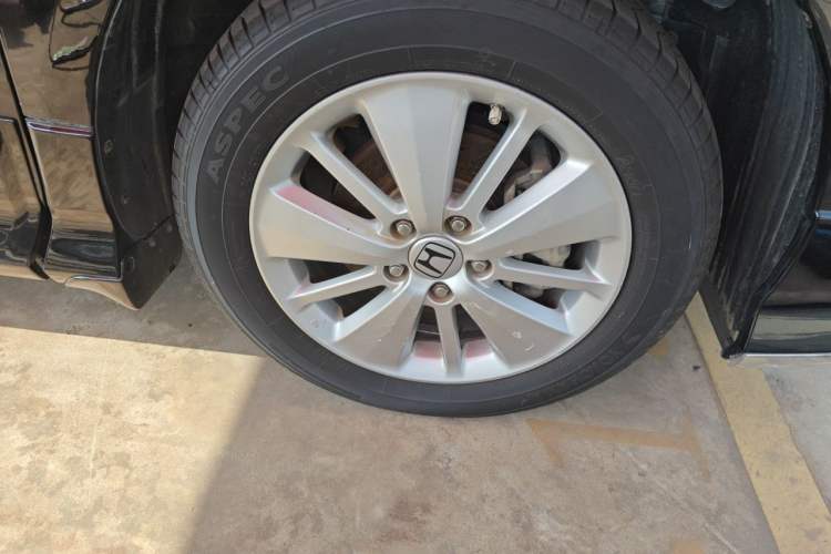 Used Honda Elysion 2012 2.4L VTi Luxury Edition Right Front Wheel Hub