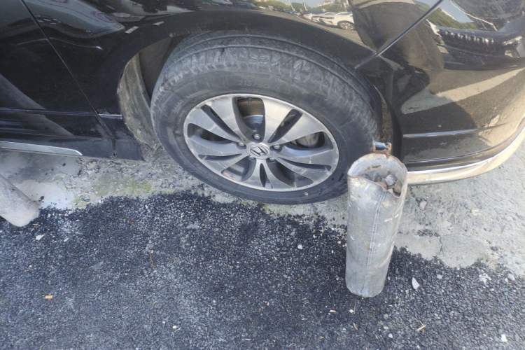 Used Honda Elysion 2012 2.4L VTi-S Prestige Edition Right Front Wheel Hub