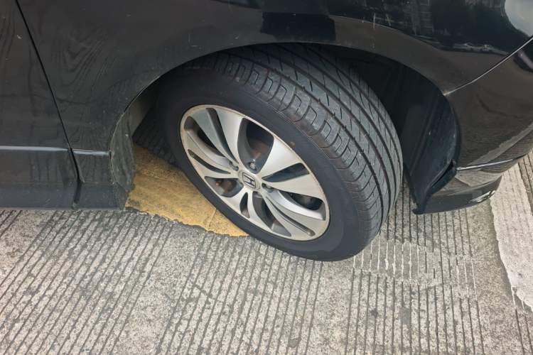 Used Honda Elysion 2012 2.4L VTi-S Prestige Edition Right Front Wheel Hub