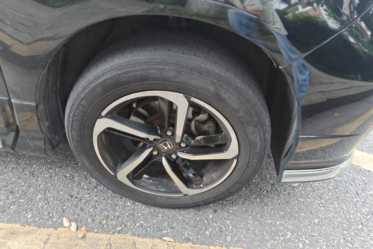 Used Honda Elysion 2012 2.4L VTi Luxury Edition Right Front Wheel Hub