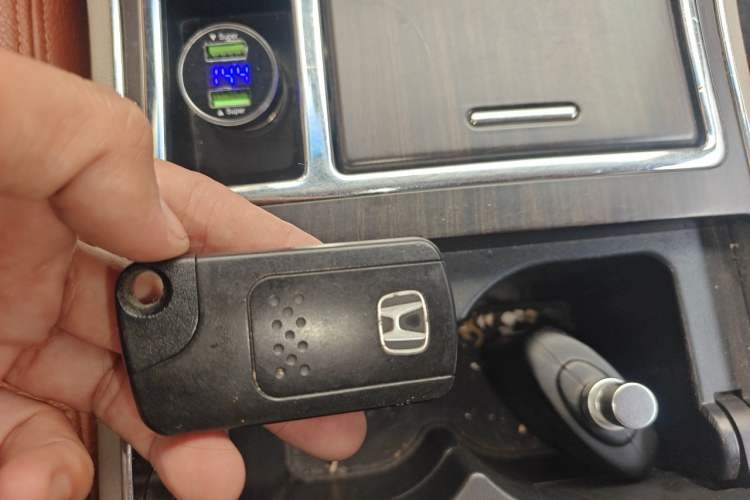 Used Honda Elysion 2012 2.4L VTi Luxury Edition Vehicle Key